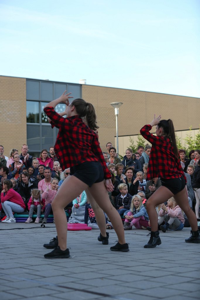 Schoolplein Festival B 300.jpg